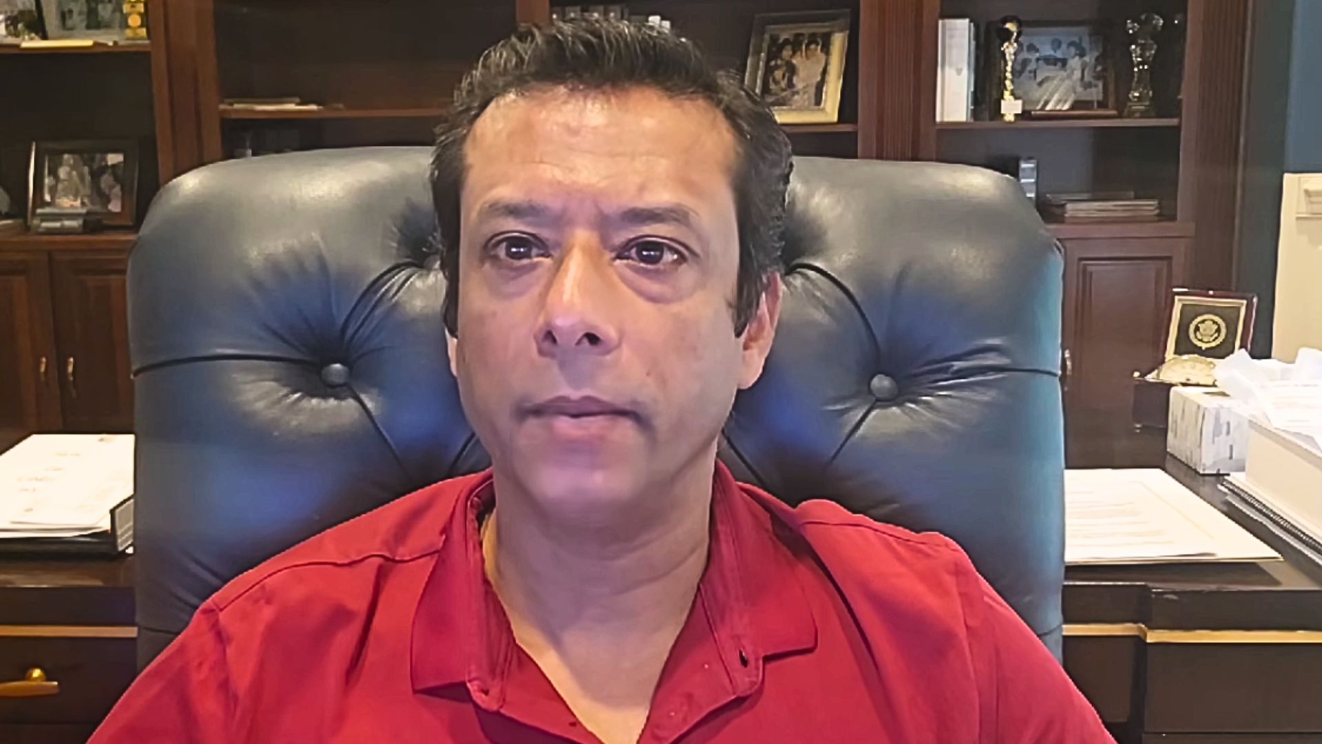 মা পদত্যাগ করেননি, তিনি এখনো বাংলাদেশের প্রধানমন্ত্রী: জয়