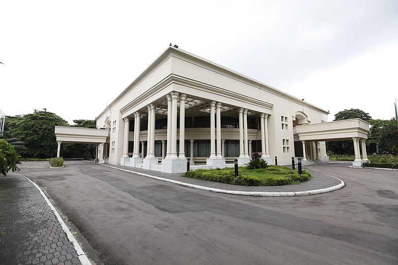 ট্রাম্প-শুল্ক: করণীয় নির্ধারণে সন্ধ্যায় জরুরি বৈঠক যমুনায়