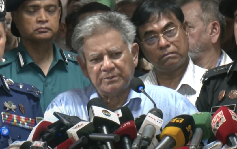 পুলিশকে লাঠিয়াল বাহিনীর মতো ব্যবহার করা হয়েছে: স্বরাষ্ট্র উপদেষ্টা