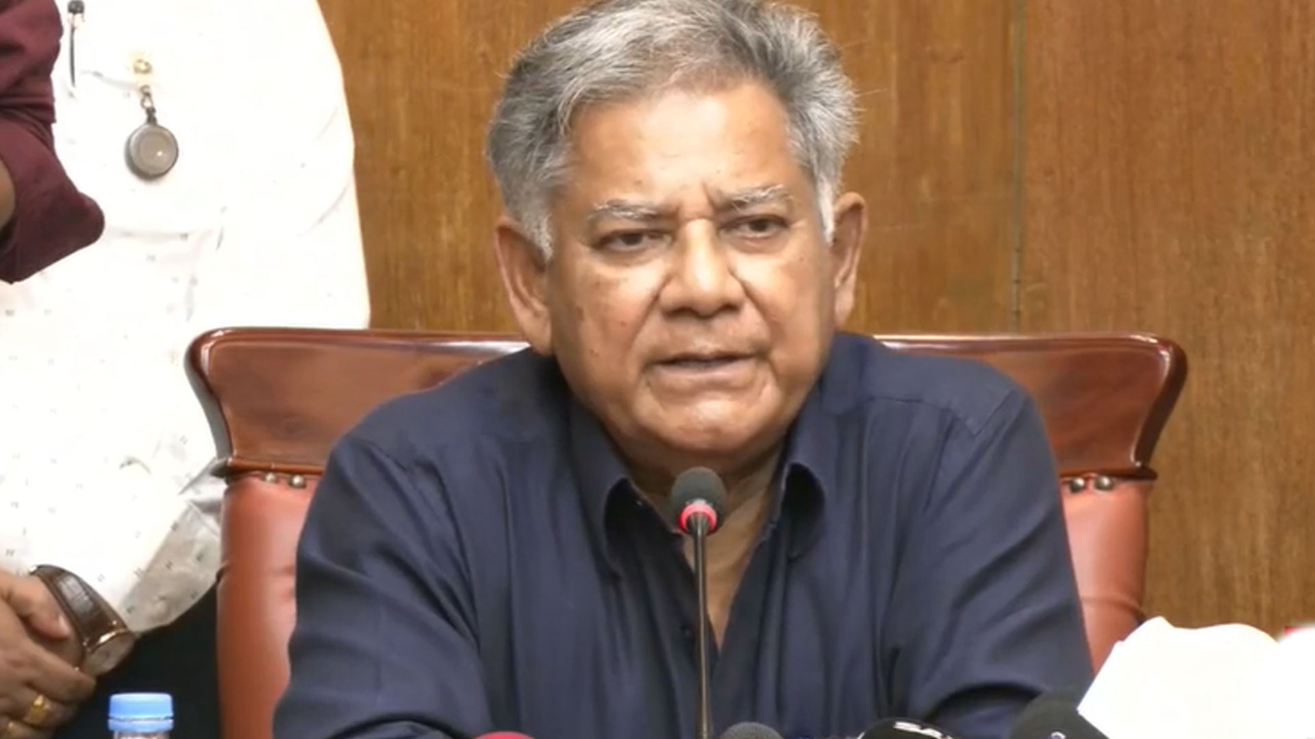 দুর্গাপূজার ছুটি ৩ দিন করতে সুপারিশ করা হবে: স্বরাষ্ট্র উপদেষ্টা