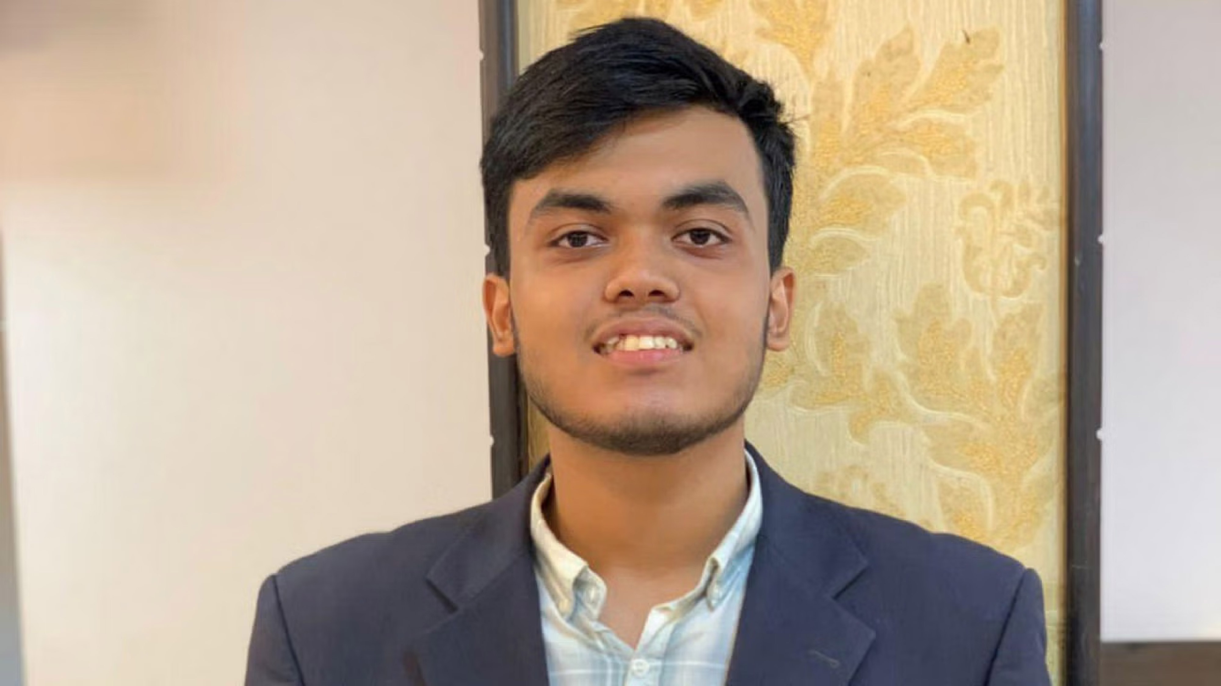 ‘সৈকত যেখানে গুলিবিদ্ধ হয়েছিল, বাবা মাঝে মাঝে সেখানে নিশ্চুপ দাঁড়িয়ে থাকেন’