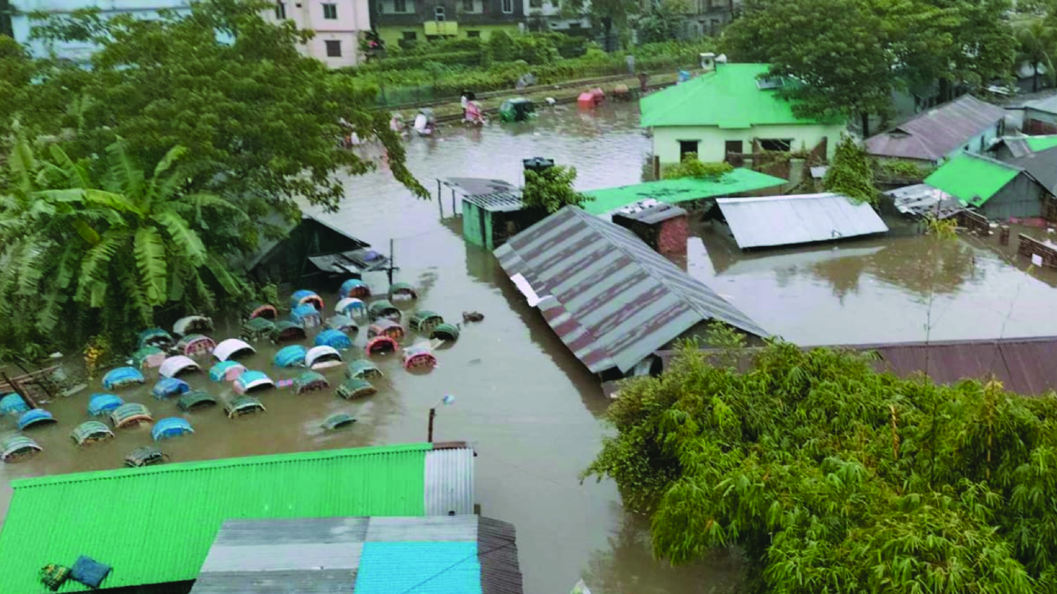 ধারণার চেয়ে ভয়াবহ ফেনীর বন্যা পরিস্থিতি, যোগাযোগবিচ্ছিন্নতা বাড়াচ্ছে আতঙ্ক