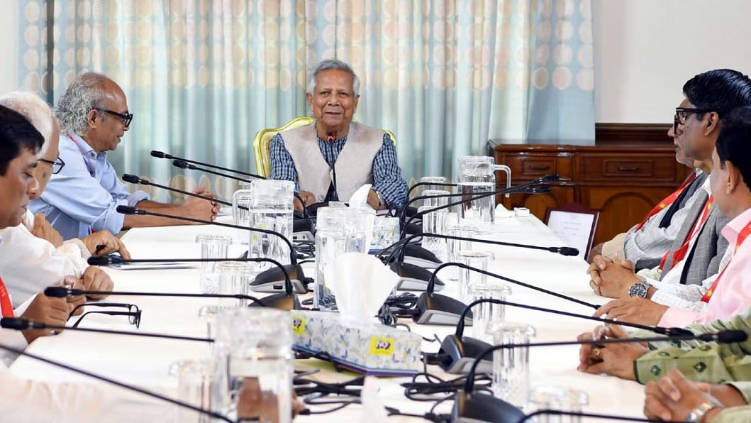 প্রধান উপদেষ্টার সঙ্গে দুই ঘণ্টা