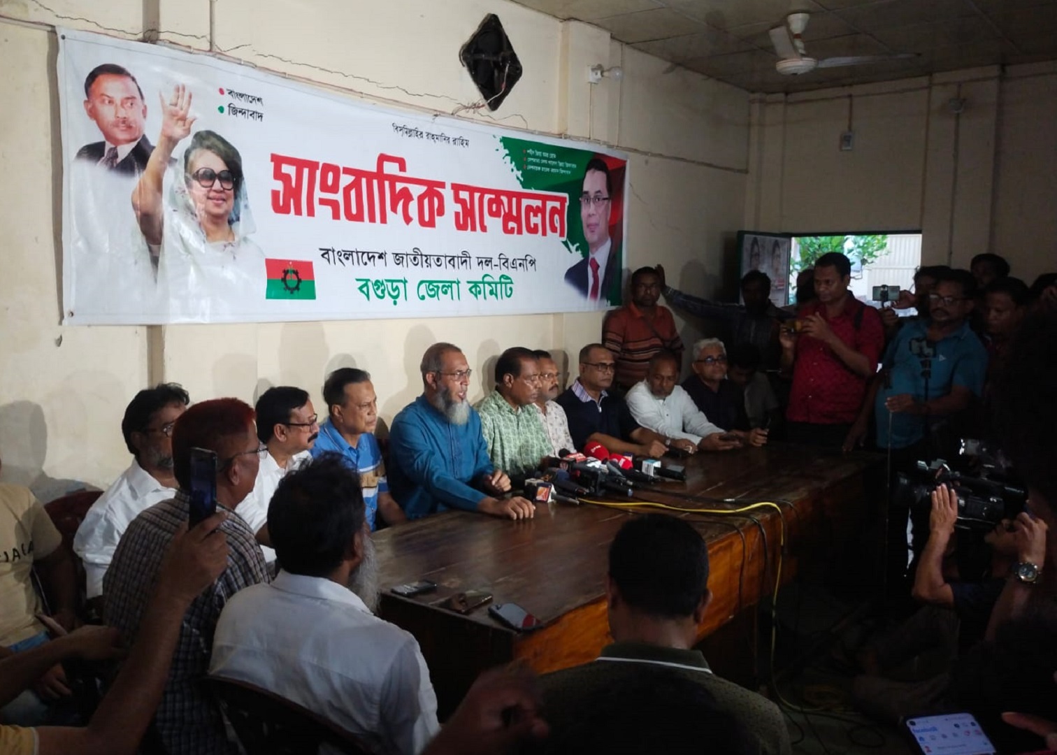 হিরো আলমকে মারধরকারীদের সঙ্গে দলের সম্পর্ক নেই: বগুড়া জেলা বিএনপি