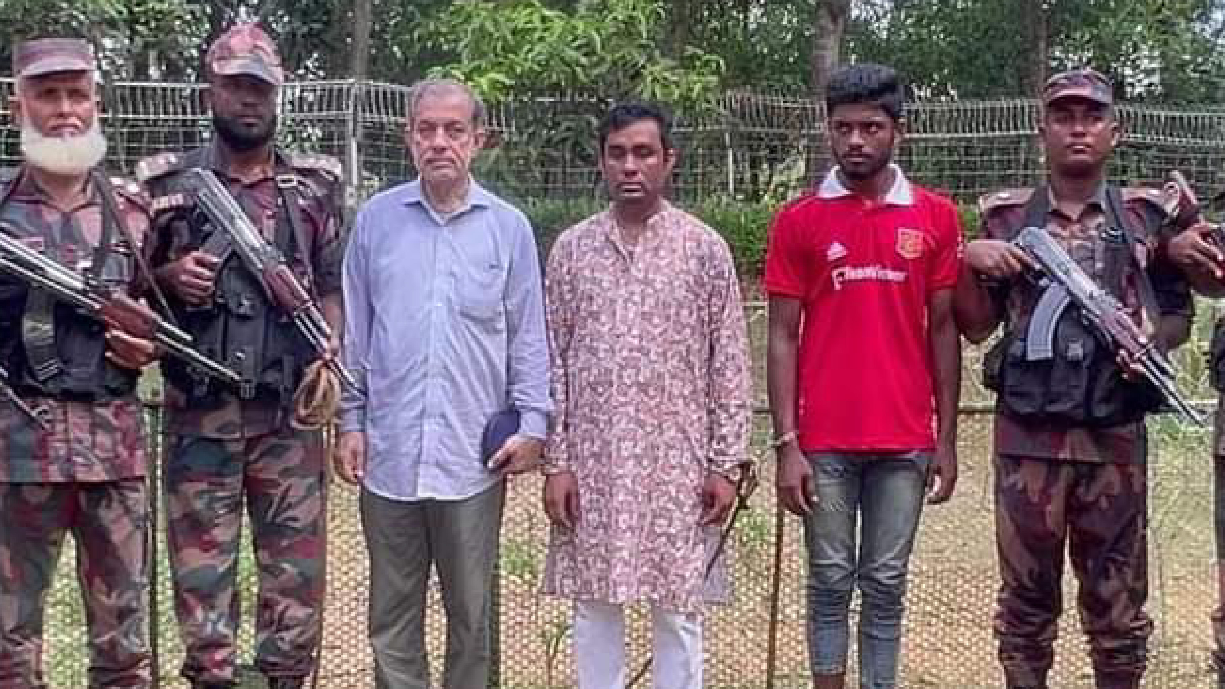 ভারতে পালানোর সময় সাবেক এমপি ফজলে করিম চৌধুরী গ্রেপ্তার