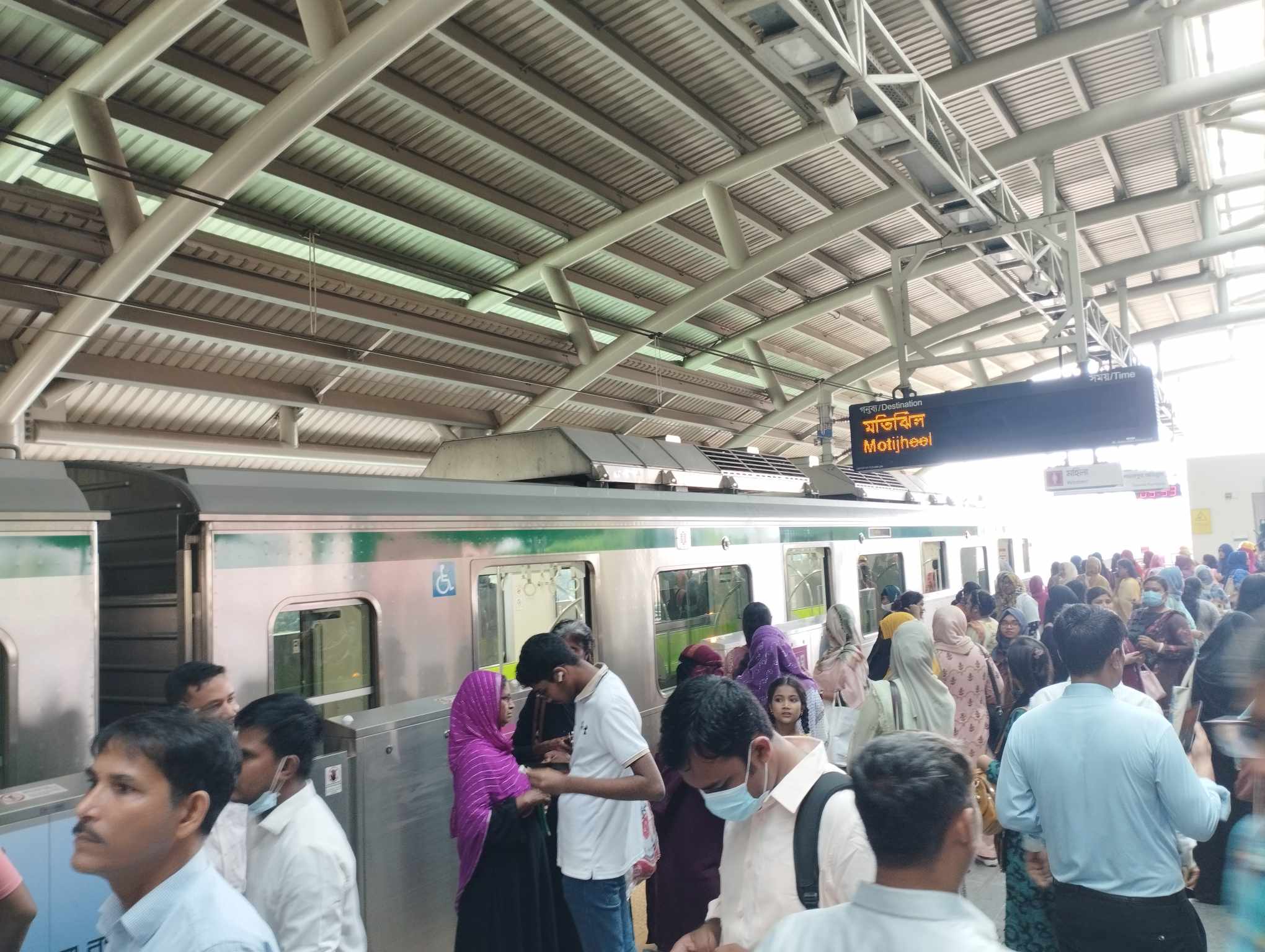 আগারগাঁও থেকে মেট্রোরেল মতিঝিল পর্যন্ত চলছে না
