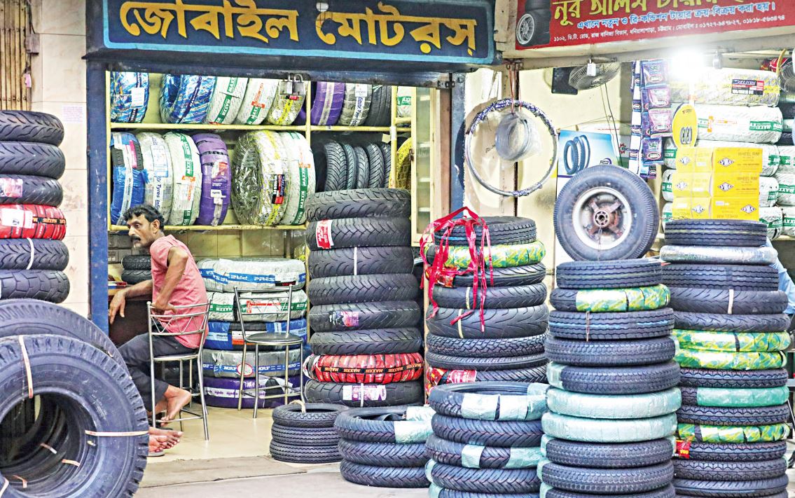 কাঁচামালের দাম বাড়ায় বাড়ছে টায়ারের দাম