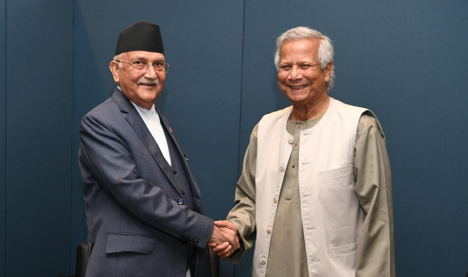 নেপালের প্রধানমন্ত্রী কেপি শর্মার সঙ্গে ড. ইউনূসের বৈঠক, বিদ্যুৎ-বাণিজ্য নিয়ে আলোচনা