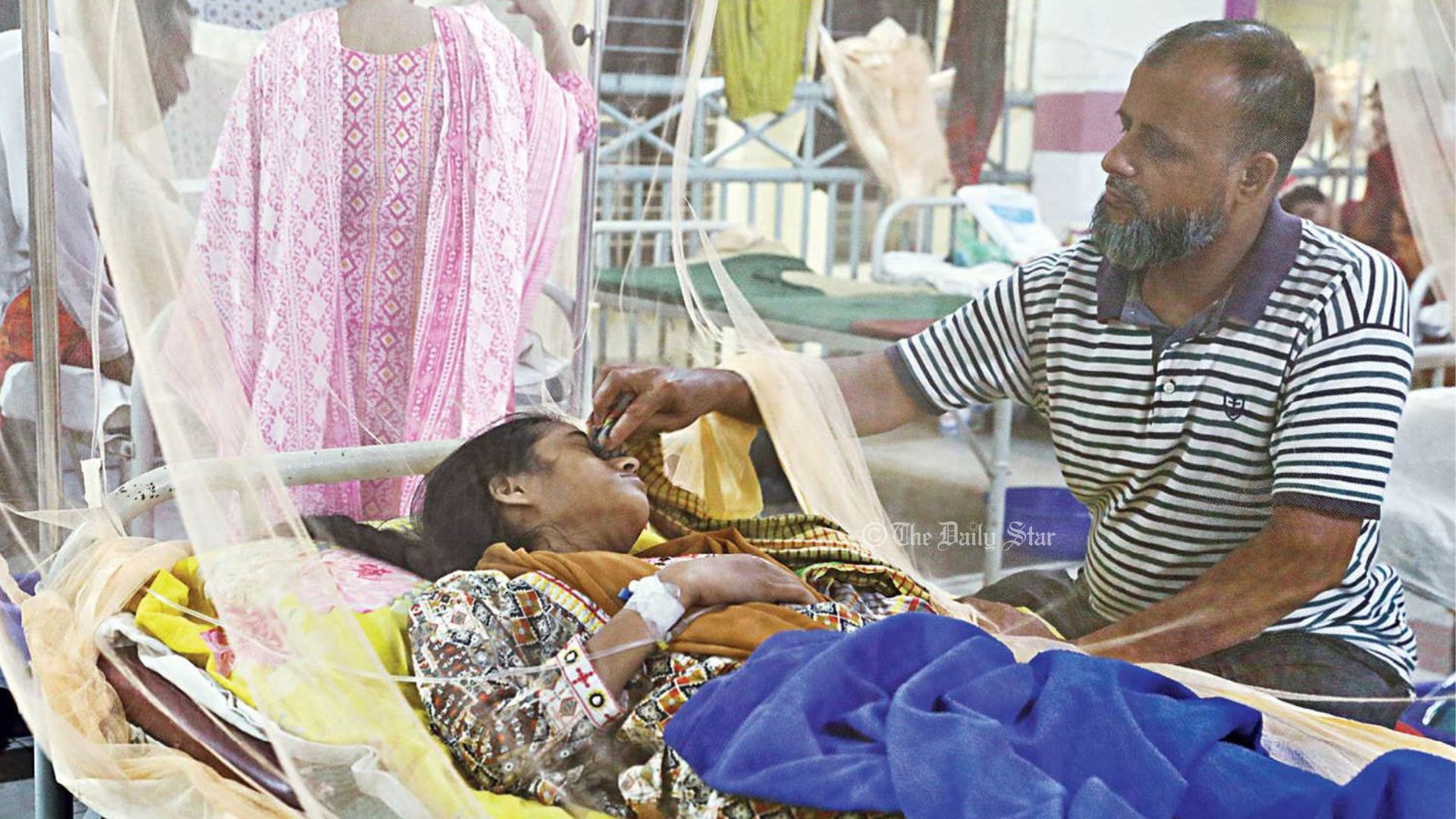 ডেঙ্গুর ঝুঁকি বাড়াচ্ছে বৃষ্টি