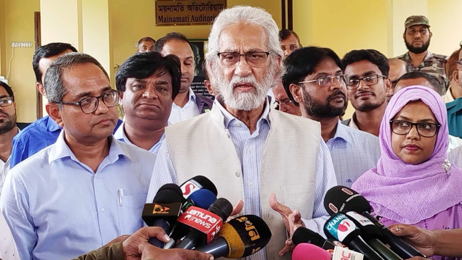 সমবায় ব্যাংকের ১২ হাজার ভরি সোনার খোঁজ পাওয়া যাচ্ছে না: উপদেষ্টা হাসান আরিফ