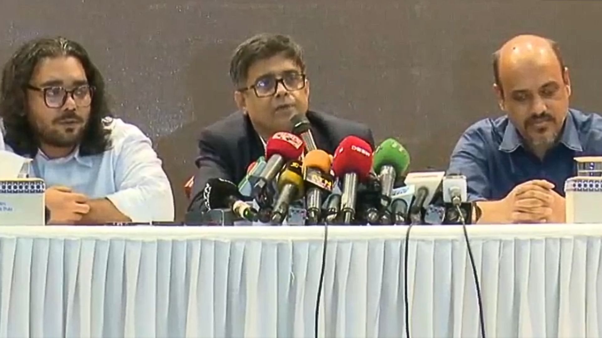 রাজনৈতিক দলগুলোর সঙ্গে অন্তর্বর্তী সরকারের সংলাপ শনিবার