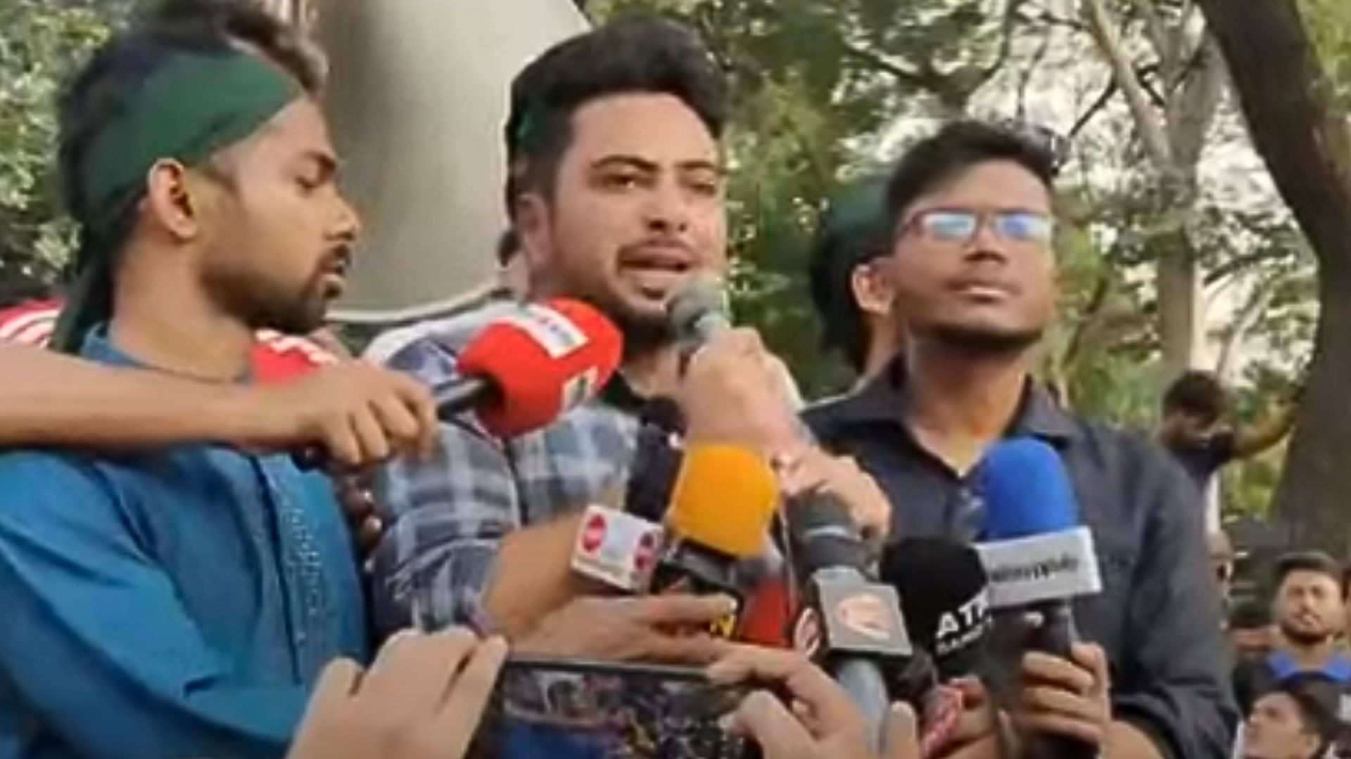 জগন্নাথ বিশ্ববিদ্যালয়ের শিক্ষার্থীদের দাবি দ্রুত পূরণ করা হবে: নাহিদ ইসলাম