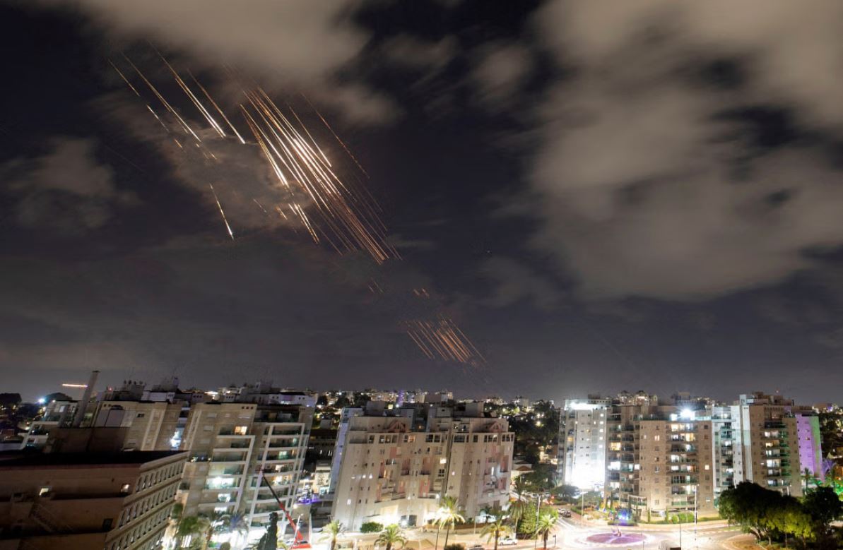 ইরানে ইসরায়েলের হামলার পরিকল্পনা ফাঁস করা সিআইএ কর্মকর্তা গ্রেপ্তার