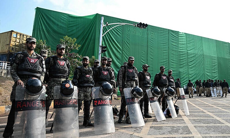 ইমরান খানের মুক্তি দাবি: বিক্ষোভ ঠেকাতে ইসলামাবাদের প্রবেশপথ বন্ধ