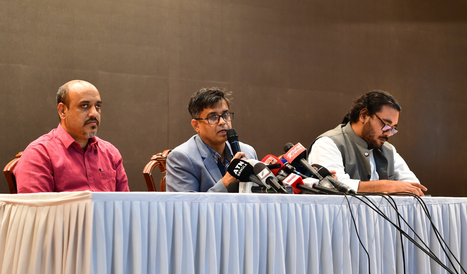 এস আলমের পাচারের সুবিধার্থে ৬০ হাজার কোটি টাকা ছাপানো হয়েছিল: প্রধান উপদেষ্টার প্রেস সচিব