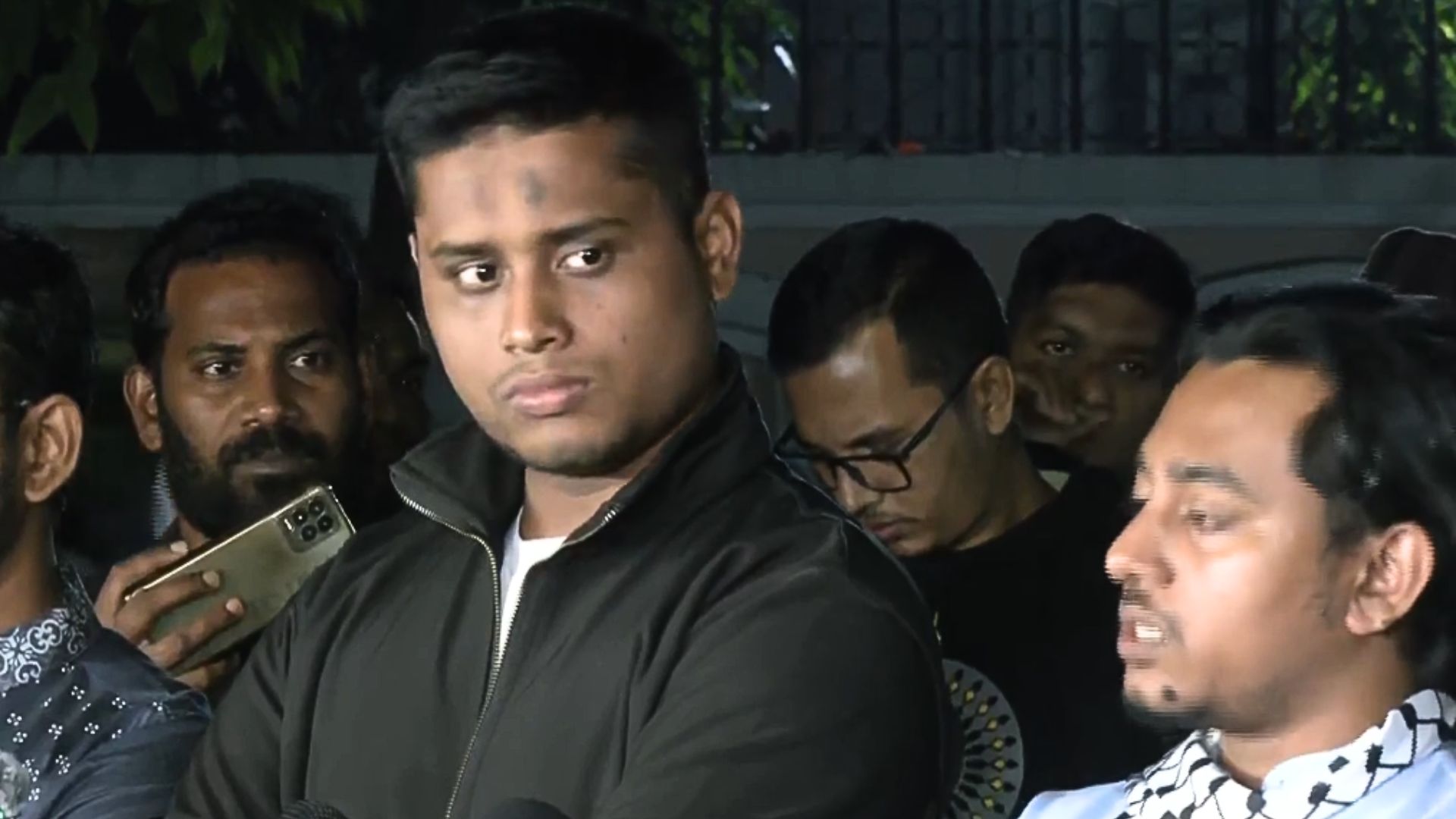 ভারত আ. লীগের চোখ দিয়ে বাংলাদেশকে দেখে, রাষ্ট্র-রাষ্ট্র সম্পর্ক হয়নি: হাসনাত আবদুল্লাহ