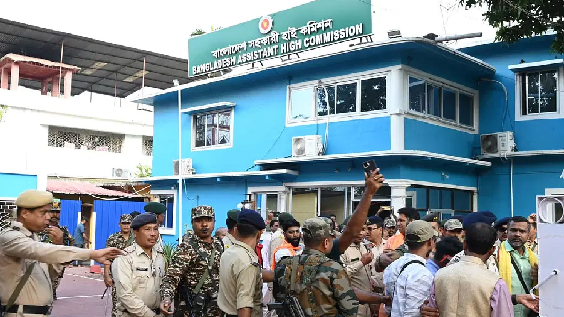 ঢাকায় ফিরছেন কলকাতা ও ত্রিপুরার ২ কূটনীতিক