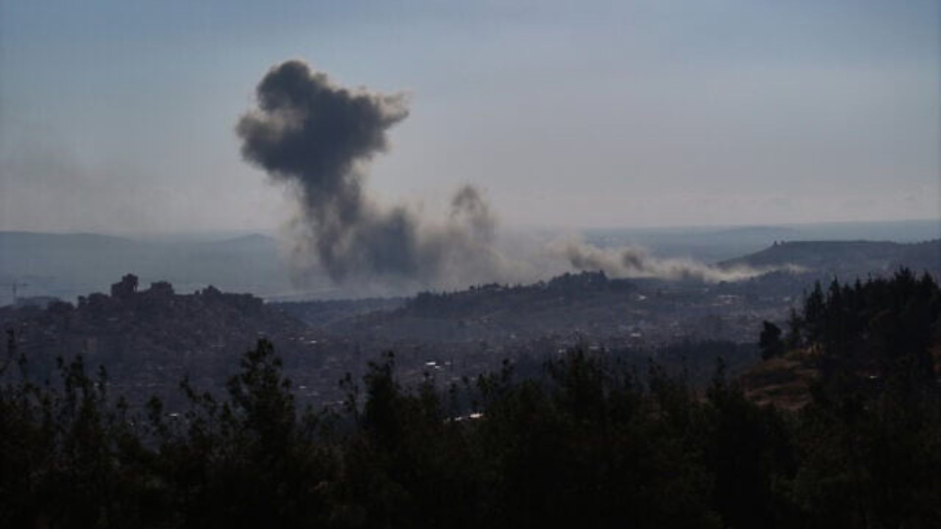 আসাদের পতনের পর সিরিয়াজুড়ে যুক্তরাষ্ট্র ও ইসরায়েলের বিমান হামলা