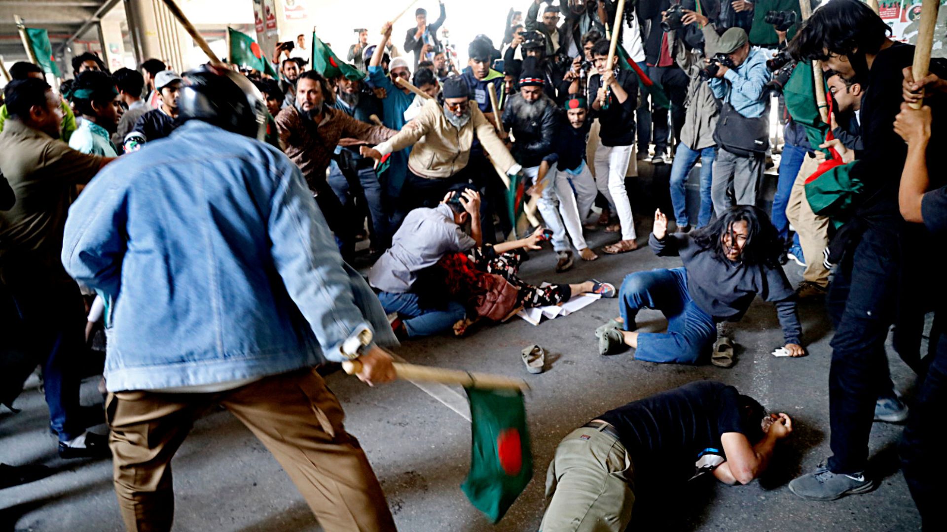 ‘সংক্ষুব্ধ আদিবাসী ছাত্র-জনতা’র ওপর ‘স্টুডেন্ট ফর সভরেন্টি’র হামলার অভিযোগ, আহত অন্তত ১০