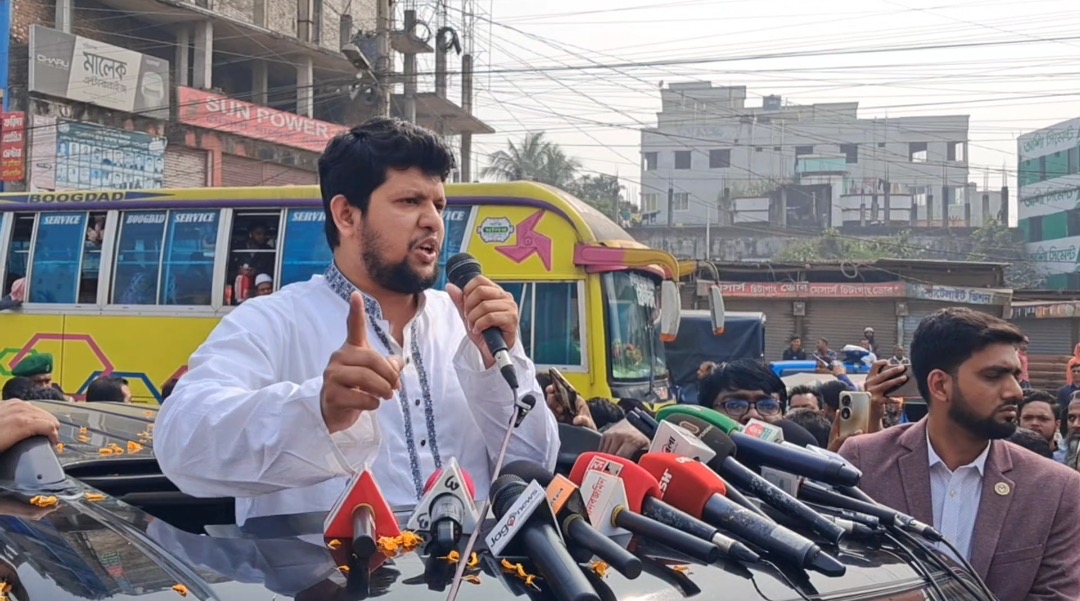 আওয়ামী ফ্যাসিবাদীদের নির্বাচনে অংশগ্রহণ করতে দেওয়া হবে না: উপদেষ্টা মাহফুজ&nbsp;আলম