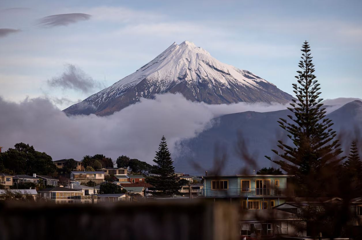 মানুষের সমান আইনি অধিকার পেল নিউজিল্যান্ডের মাউন্ট তারানাকি