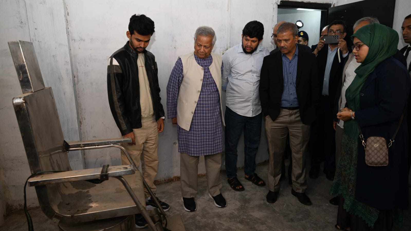 ‘আয়নাঘর’ পরিদর্শনে প্রধান উপদেষ্টা