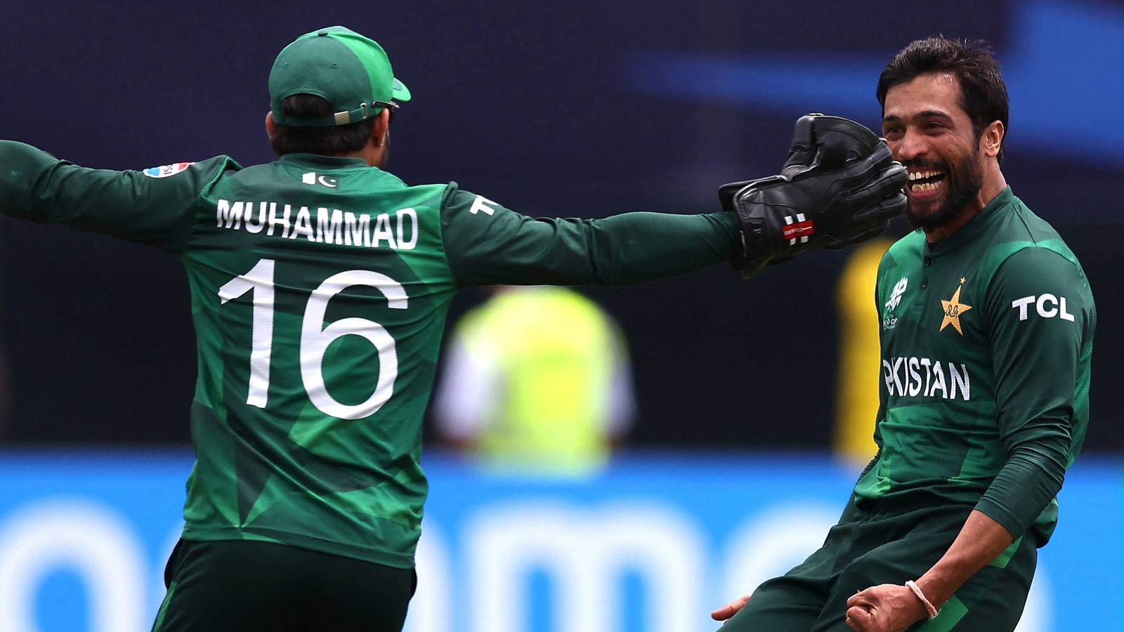 'রিজওয়ান তুমি ফেরারি থেকে রিকশায় নেমে এসেছো!'