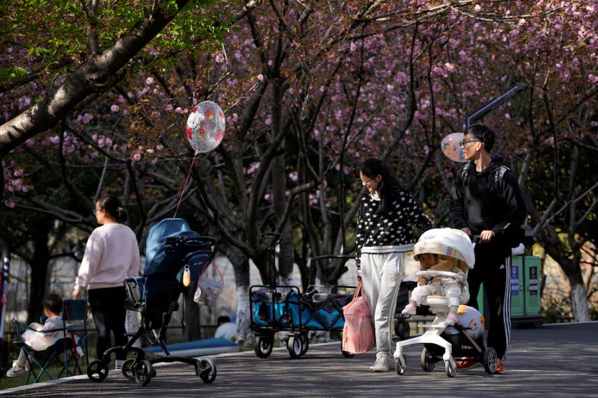 জন্মহার বাড়াতে বিনামূল্যে দুধ ও শিশু পরিচর্যা পণ্যে ভর্তুকি দেবে চীন
