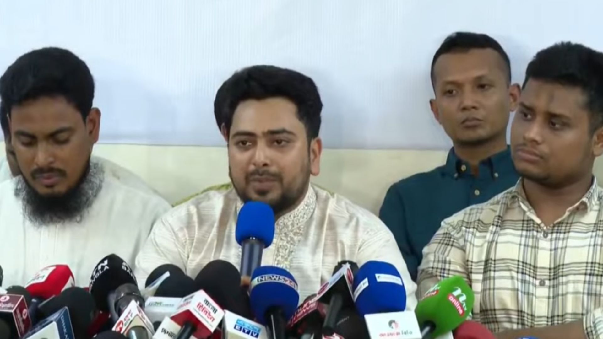 আওয়ামী লীগকে রাজনীতিতে ফেরানোর যেকোনো প্রচেষ্টা এনসিপি প্রতিহত করবে: নাহিদ ইসলাম