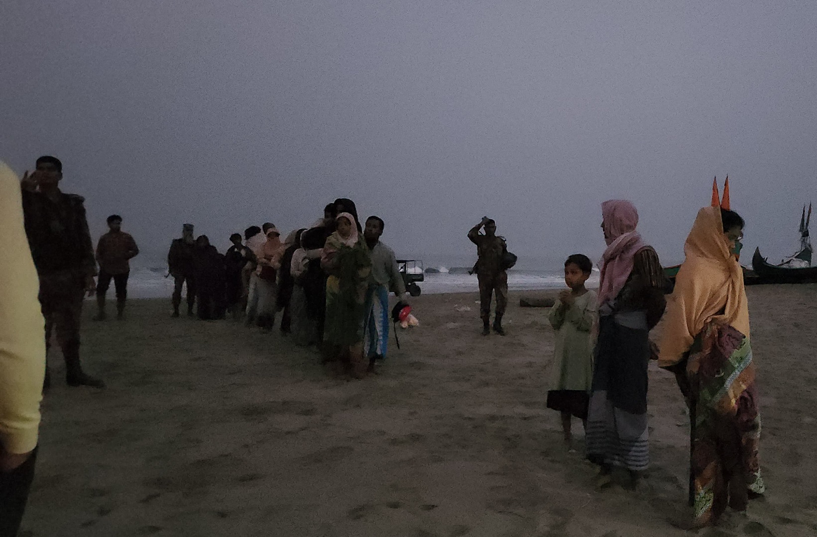 টেকনাফে নৌকাডুবি: ২৫ রোহিঙ্গা উদ্ধার, বিজিবি সদস্য নিখোঁজ