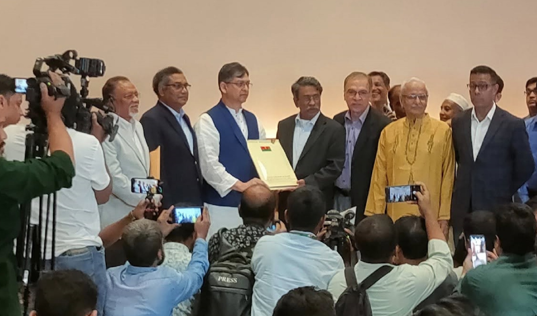 সংবিধানে ৭১-এর সঙ্গে ২৪-কে একই কাতারে রাখতে আপত্তি বিএনপির