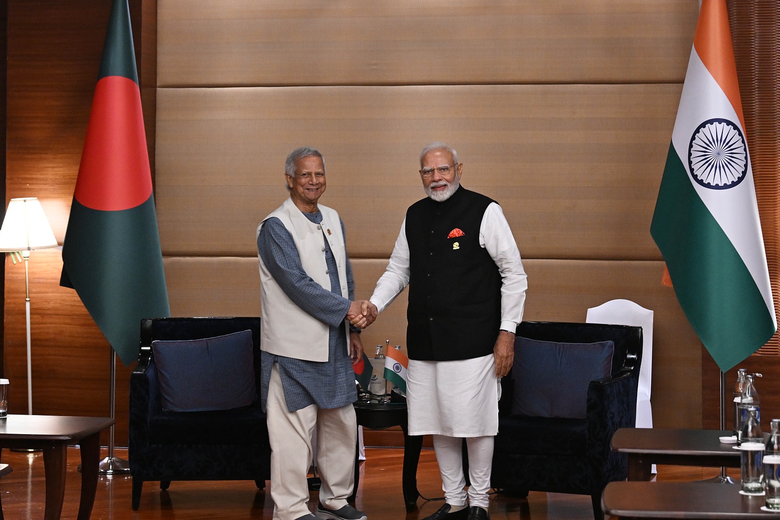 বিমসটেক সম্মেলনের ফাঁকে বৈঠকে ইউনূস-মোদি