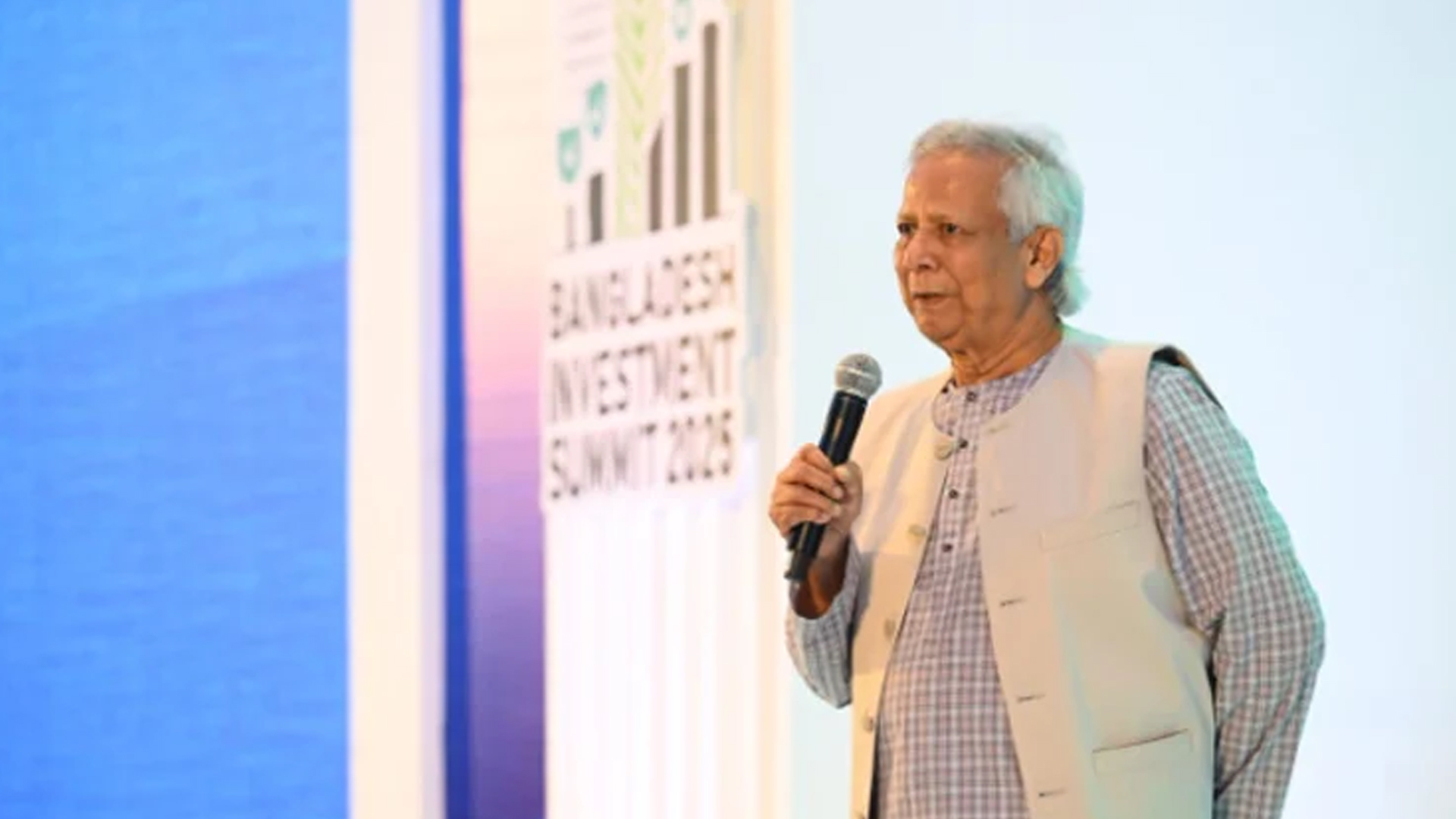 বিশ্বকে বদলে দিতে বাংলাদেশ ক্রেজি আইডিয়ার দেশ: বিনিয়োগকারীদের প্রধান উপদেষ্টা