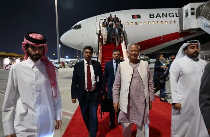 দোহায় পৌঁছেছেন প্রধান উপদেষ্টা