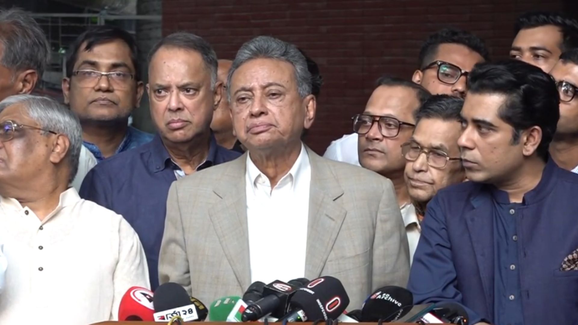 যেসব সংস্কারে ঐকমত্য হয়েছে সেগুলো কেন জাতির সামনে তুলে ধরা হচ্ছে না: আমীর খসরু