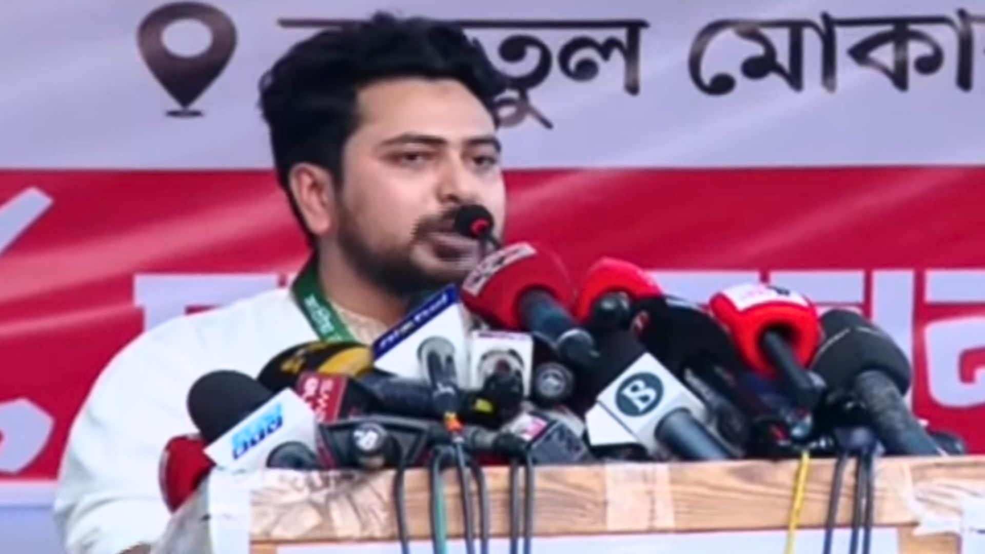 আ. লীগ নিষিদ্ধের জন্য পাড়ায়-মহল্লায় জনতার আদালত তৈরি করব: নাহিদ ইসলাম