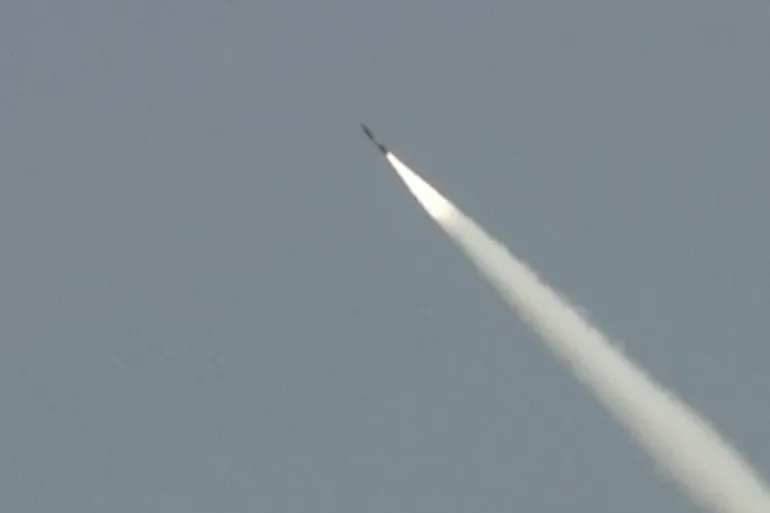 ভারতের সঙ্গে উত্তেজনার মধ্যে পাকিস্তানের ক্ষেপণাস্ত্র পরীক্ষা