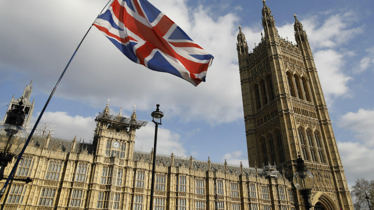 যুক্তরাজ্যে নতুন অভিবাসন নীতিমালায় আসছে যেসব পরিবর্তন