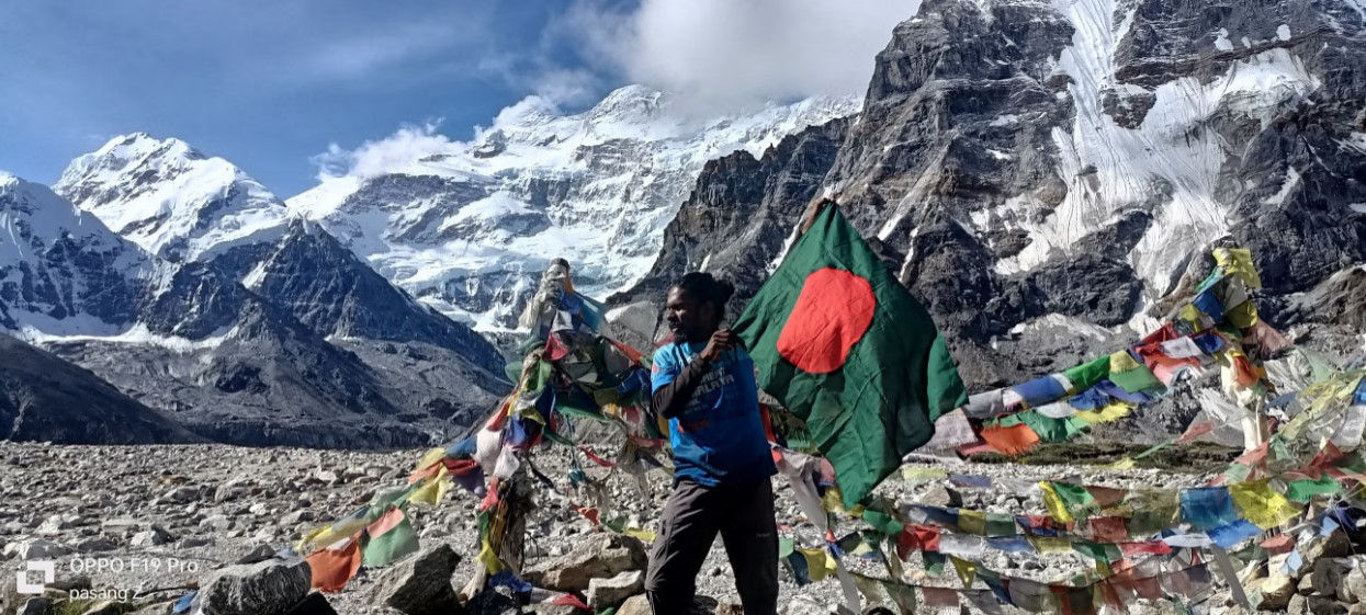যেসব ইতিহাস গড়ে এভারেস্ট জয় করলেন বাংলাদেশি শাকিল