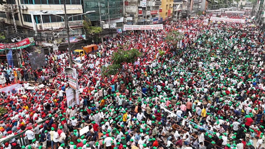 নয়াপল্টনে বিএনপি নেতাকর্মীর ঢল, ভার্চ্যুয়ালি যুক্ত হবেন তারেক রহমান