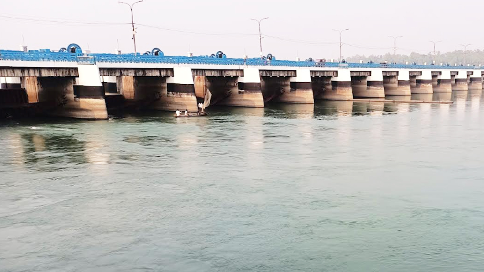 তিস্তায় পানি বাড়ছে, বন্যার শঙ্কায় স্থানীয়রা