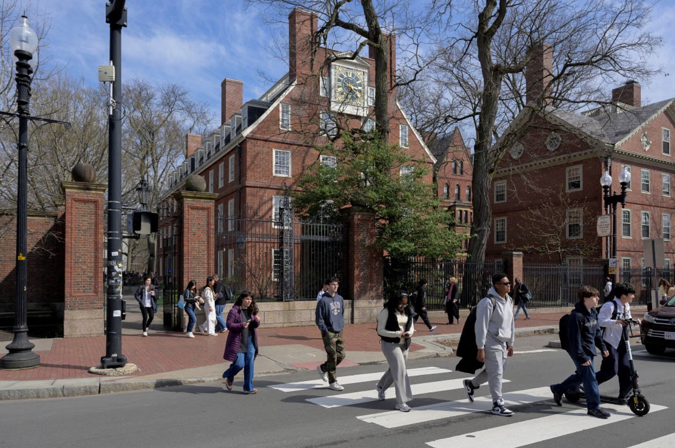 আদালতের রায়ের পর আবারও হার্ভার্ডের বিদেশি শিক্ষার্থীদের ভিসা কার্যক্রম শুরু