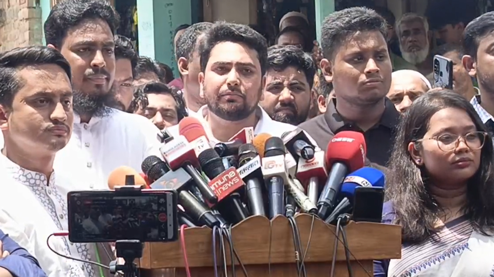 আবু সাঈদ যেভাবে বুক চিতিয়ে দাঁড়িয়েছিল, সেটাই গণঅভ্যুত্থানের অনুপ্রেরণা: নাহিদ