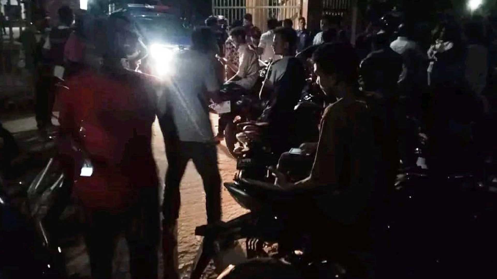 হামলার পর পাটগ্রাম থানায় নিরাপত্তা জোরদার, দুর্বৃত্তদের ধরতে ফুটেজ দেখছে পুলিশ