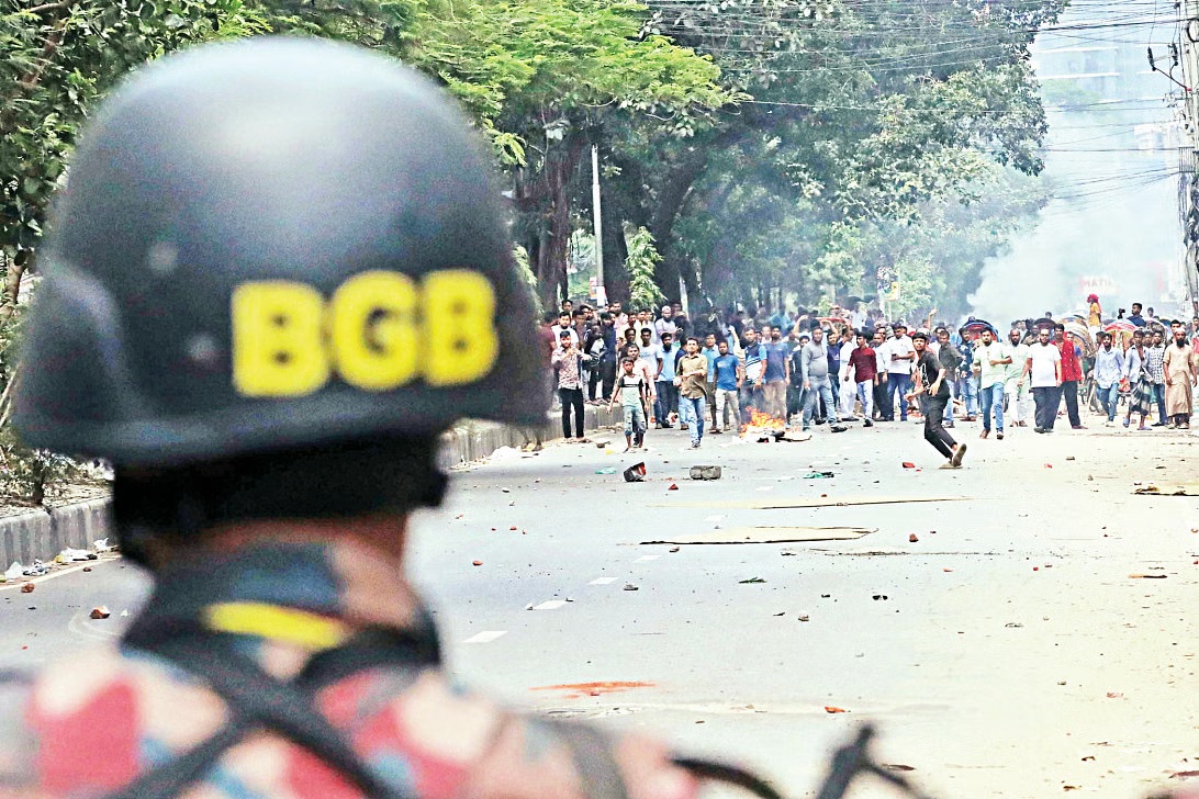 জুলাই ১৯: নিপীড়ন আরও নির্মম, লাশের পাহাড়, কারফিউ