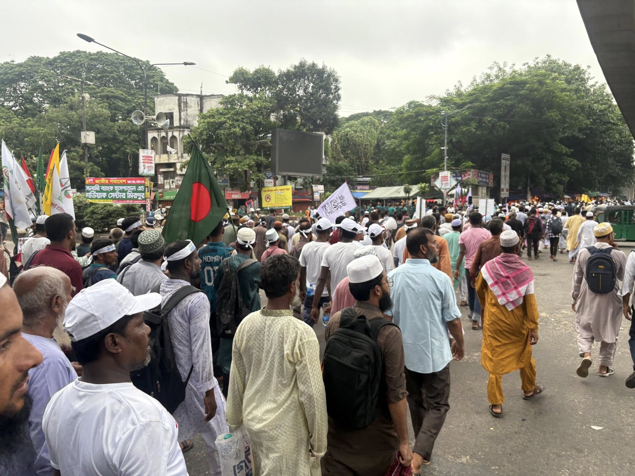 জামায়াতের সমাবেশে যোগ দিতে সোহরাওয়ার্দীতে যাচ্ছেন নেতাকর্মীরা