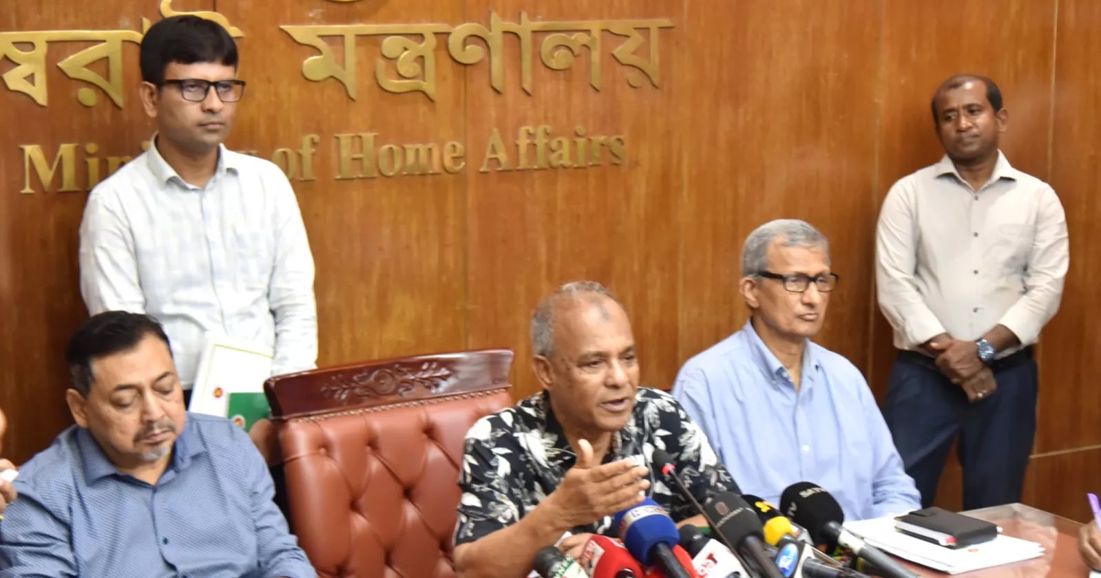 গোপালগঞ্জে পরিস্থিতি অনুযায়ী ব্যবস্থা নিতে গুলি করা হয়েছে: স্বরাষ্ট্র উপদেষ্টা