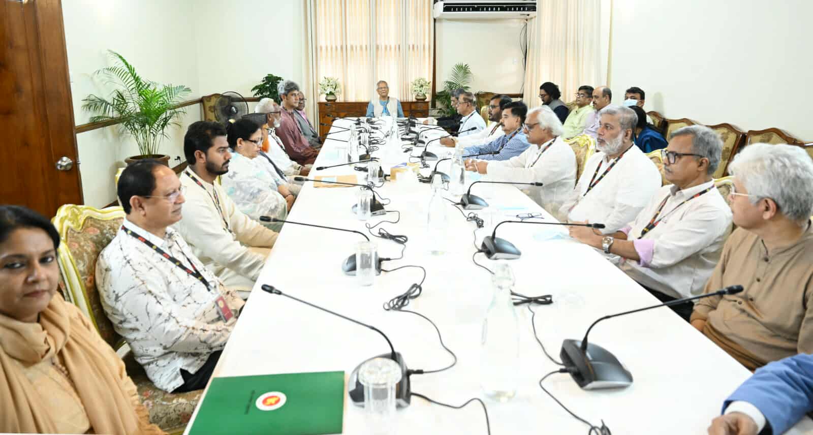 গণসংহতি-সিপিবিসহ আরও ১৩ দলের সঙ্গে বৈঠকে প্রধান উপদেষ্টা