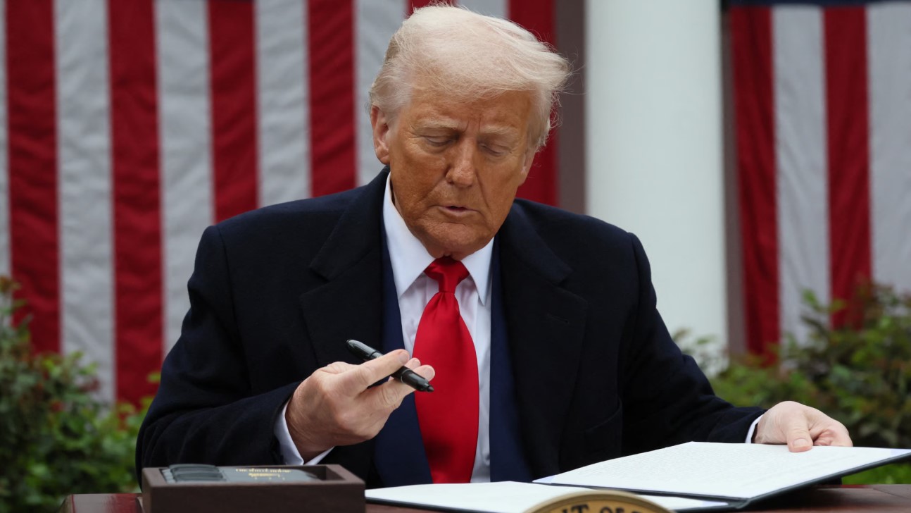 ভারতীয় পণ্যে ১ আগস্ট থেকে ২৫ শতাংশ শুল্ক: ট্রাম্প