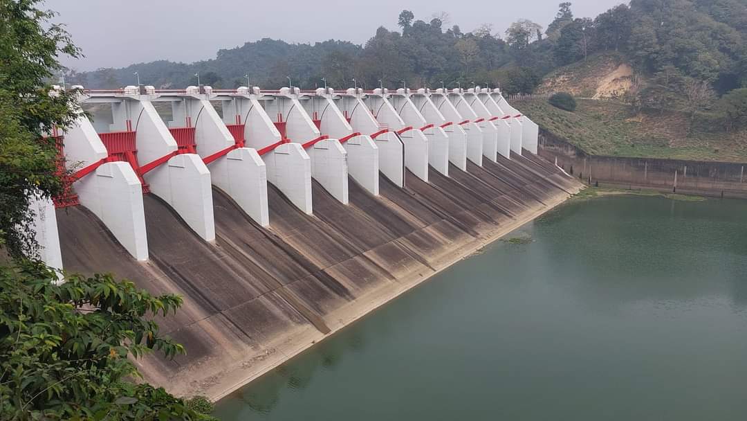 কাপ্তাই হ্রদের পানি বিপৎসীমার কাছাকাছি, খুলে দেওয়া হবে জলকপাট